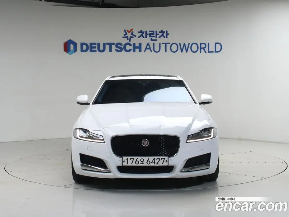 Jaguar XF 2016 3.0 автомат (гидро), фото 3 Jaguar XF 2016 3.0 автомат (гидро), фото 3