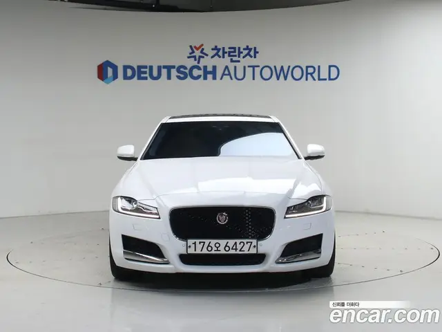 Jaguar XF 2016 3.0 автомат (гидро), миниатюра 3 Jaguar XF 2016 3.0 автомат (гидро), миниатюра 3