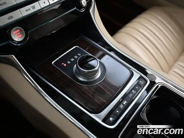 Jaguar XF 2016 3.0 автомат (гидро), миниатюра 9 Jaguar XF 2016 3.0 автомат (гидро), миниатюра 9