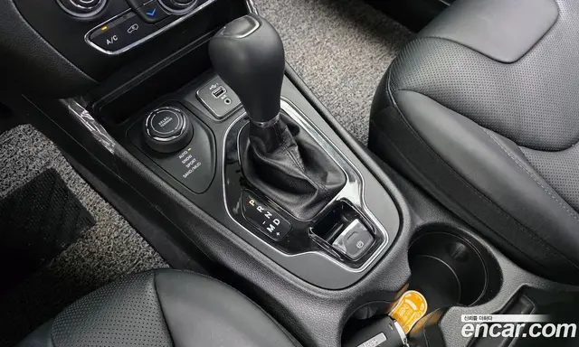 Jeep Cherokee 2020 3.2 автомат (гидро), миниатюра 12