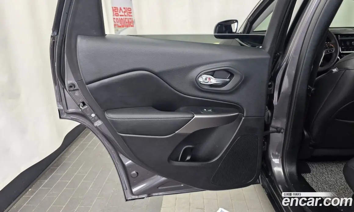 Jeep Cherokee 2020 3.2 автомат (гидро), фото 15 Jeep Cherokee 2020 3.2 автомат (гидро), фото 15
