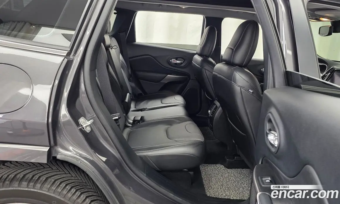 Jeep Cherokee 2020 3.2 автомат (гидро), фото 18 Jeep Cherokee 2020 3.2 автомат (гидро), фото 18