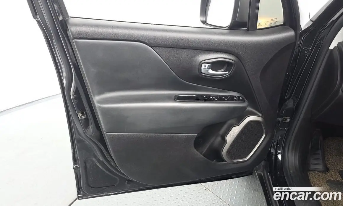 Jeep Renegade 2021 2.4 автомат (гидро), фото 13 Jeep Renegade 2021 2.4 автомат (гидро), фото 13