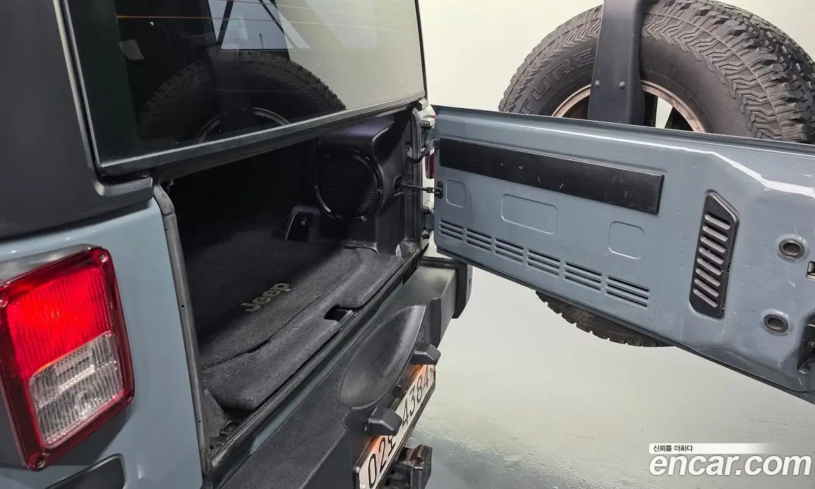 Jeep Wrangler 2014 2.8 автомат (гидро), фото 20 Jeep Wrangler 2014 2.8 автомат (гидро), фото 20