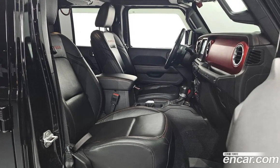 Jeep Wrangler 2020 2.0 автомат (гидро), фото 16 Jeep Wrangler 2020 2.0 автомат (гидро), фото 16