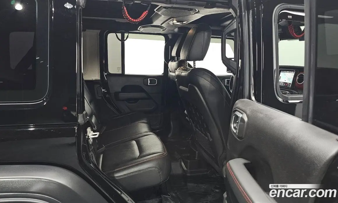 Jeep Wrangler 2020 2.0 автомат (гидро), фото 17 Jeep Wrangler 2020 2.0 автомат (гидро), фото 17