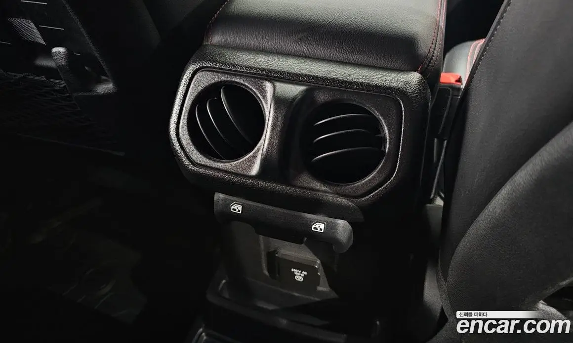 Jeep Wrangler 2020 2.0 автомат (гидро), фото 28 Jeep Wrangler 2020 2.0 автомат (гидро), фото 28