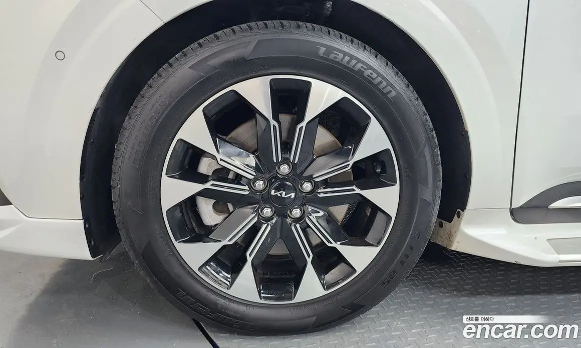 Kia Carnival 2023 2.2 автомат (гидро), фото 4 Kia Carnival 2023 2.2 автомат (гидро), фото 4