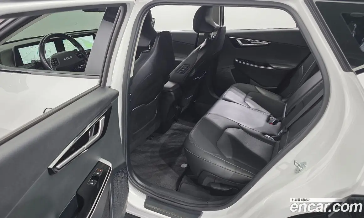 Kia EV6 2024 0.1 автомат (гидро), фото 16 Kia EV6 2024 0.1 автомат (гидро), фото 16