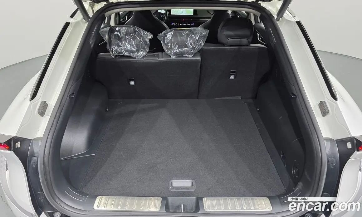 Kia EV6 2024 0.1 автомат (гидро), фото 32 Kia EV6 2024 0.1 автомат (гидро), фото 32