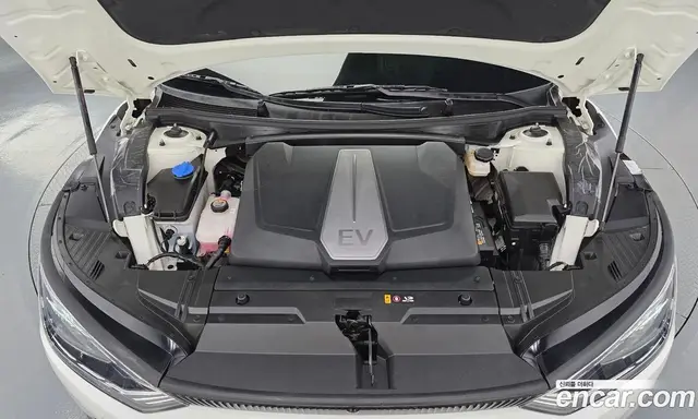 Kia EV6 2024 0.1 автомат (гидро), миниатюра 6 Kia EV6 2024 0.1 автомат (гидро), миниатюра 6