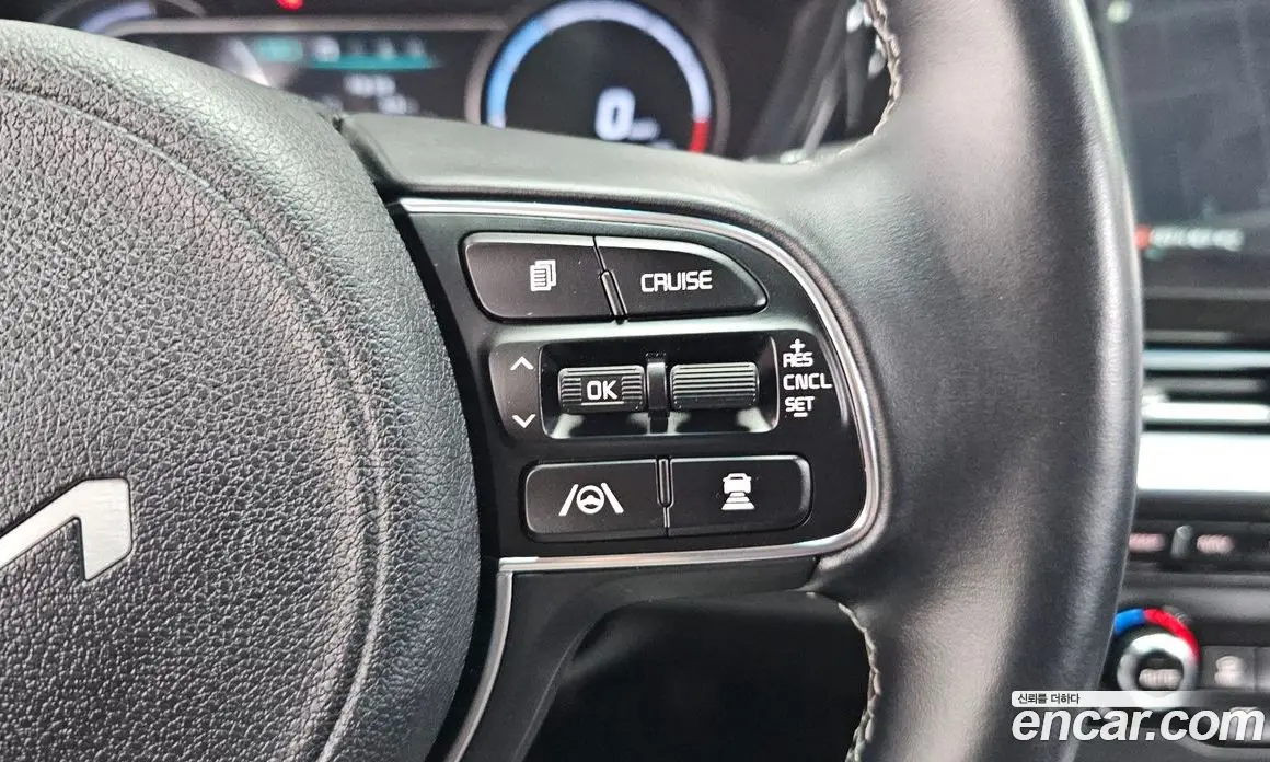 Kia Niro 2023 0.2 автомат (гидро), фото 16 Kia Niro 2023 0.2 автомат (гидро), фото 16