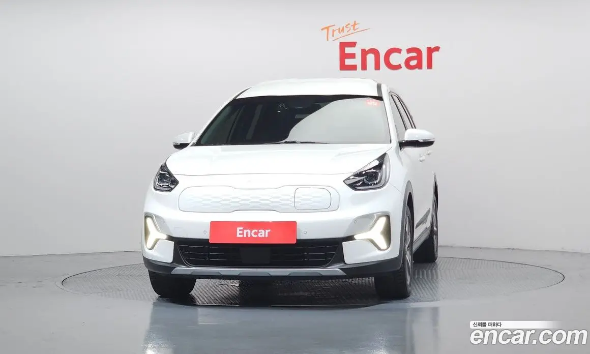Kia Niro 2023 0.2 автомат (гидро), фото 3 Kia Niro 2023 0.2 автомат (гидро), фото 3