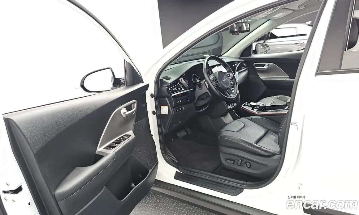 Kia Niro 2023 0.2 автомат (гидро), фото 10 Kia Niro 2023 0.2 автомат (гидро), фото 10