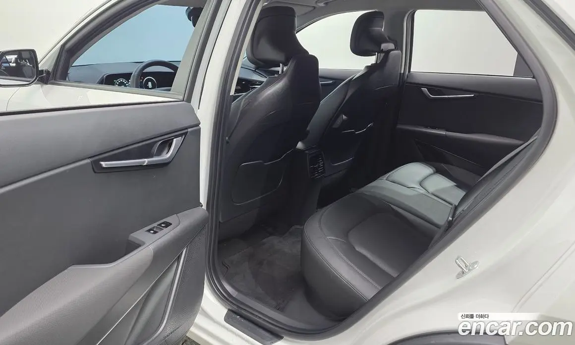 Kia Niro 2023 0.2 автомат (гидро), фото 12 Kia Niro 2023 0.2 автомат (гидро), фото 12
