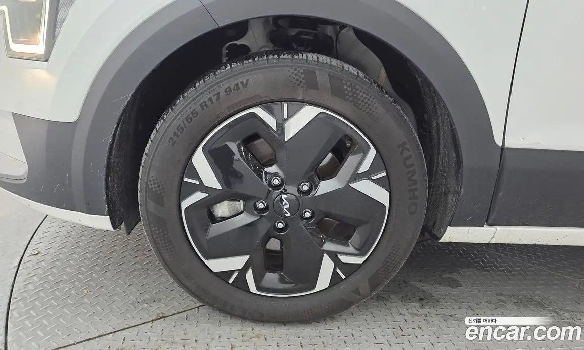 Kia Niro 2023 0.2 автомат (гидро), фото 5 Kia Niro 2023 0.2 автомат (гидро), фото 5