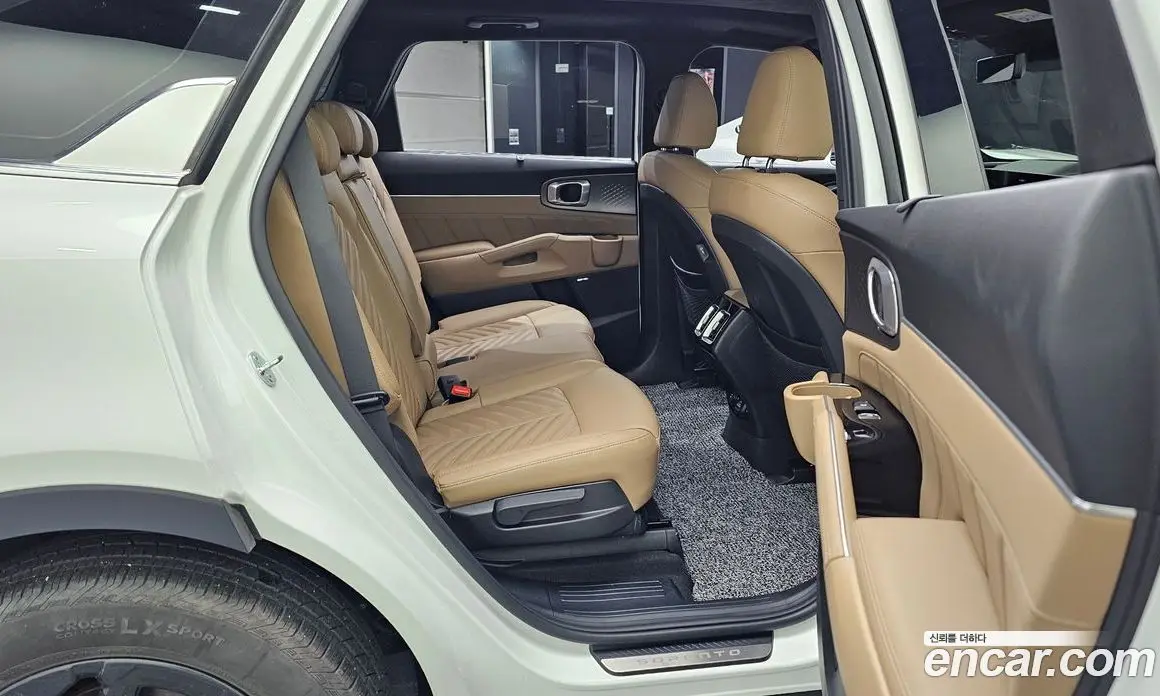 Kia Sorento 2024 1.6 автомат (гидро), фото 17 Kia Sorento 2024 1.6 автомат (гидро), фото 17