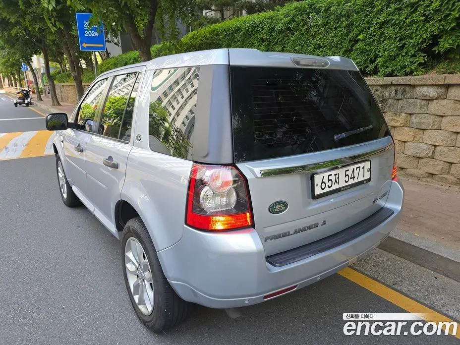Land Rover Freelander 2011 2.2 автомат (гидро), фото 16 Land Rover Freelander 2011 2.2 автомат (гидро), фото 16