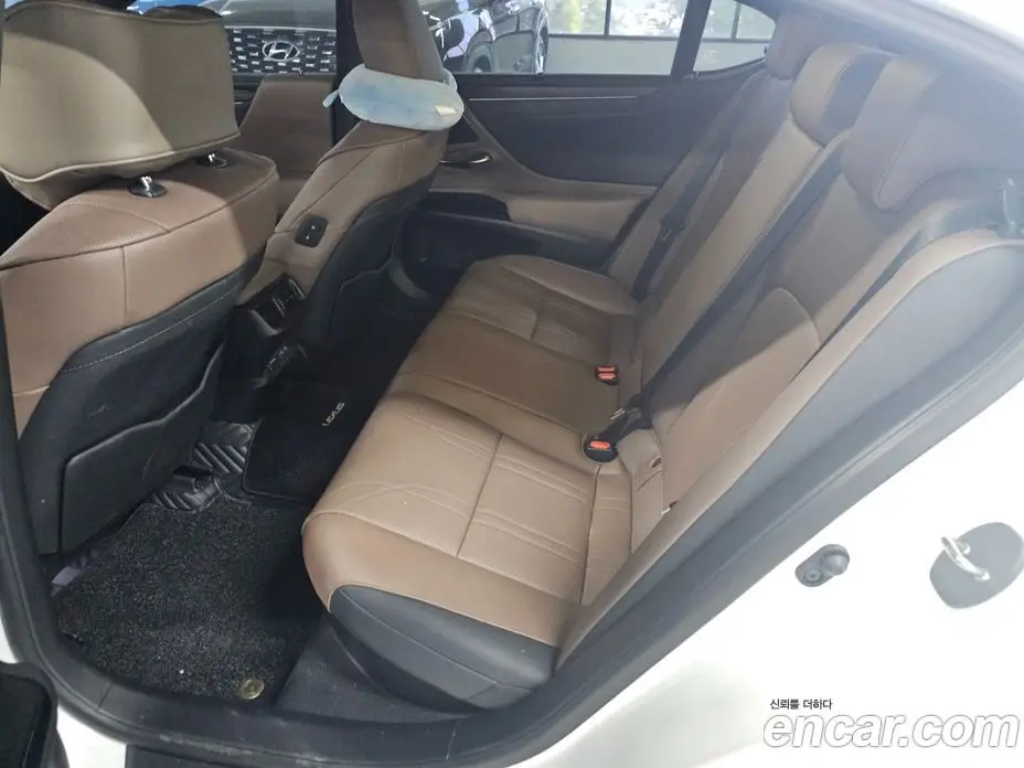 Lexus ES 2023 2.5 автомат (гидро), фото 10 Lexus ES 2023 2.5 автомат (гидро), фото 10