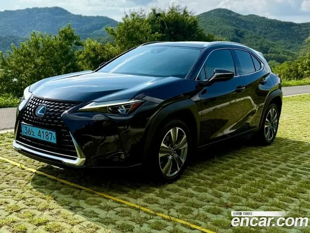 Lexus UX, 2022, 53 859 км Lexus UX, 2022, 53 859 км