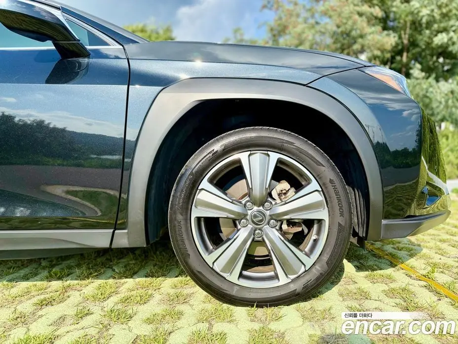 Lexus UX 2022 0.2 автомат (гидро), фото 8