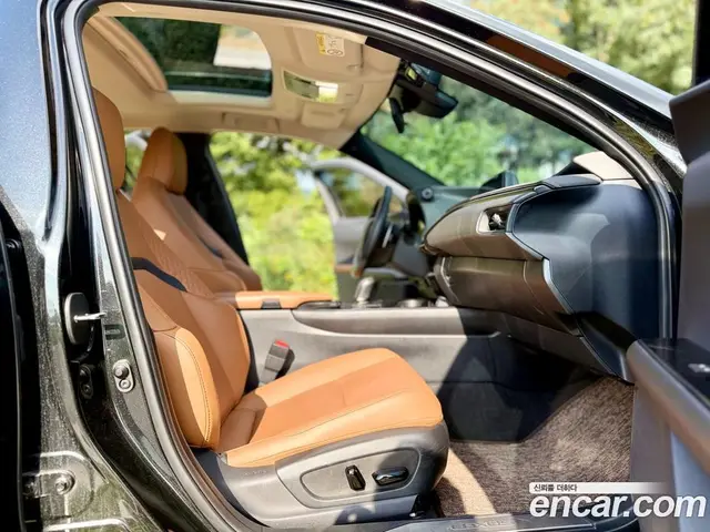 Lexus UX 2022 0.2 автомат (гидро), миниатюра 10