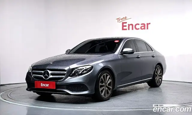 Mercedes-Benz E-Class 2018 2.0 автомат (гидро), миниатюра 1