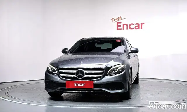 Mercedes-Benz E-Class 2018 2.0 автомат (гидро), миниатюра 3