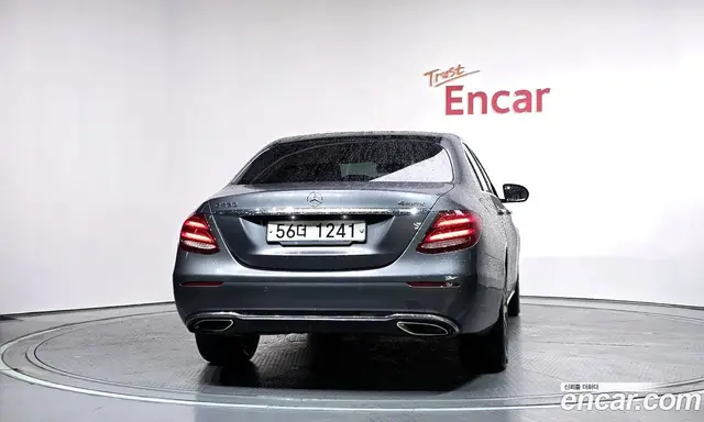 Mercedes-Benz E-Class 2018 2.0 автомат (гидро), миниатюра 4