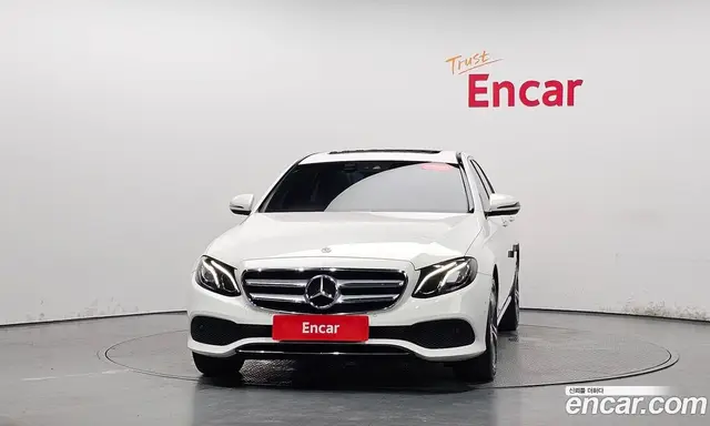 Mercedes-Benz E-Class 2018 2.0 автомат (гидро), миниатюра 2 Mercedes-Benz E-Class 2018 2.0 автомат (гидро), миниатюра 2