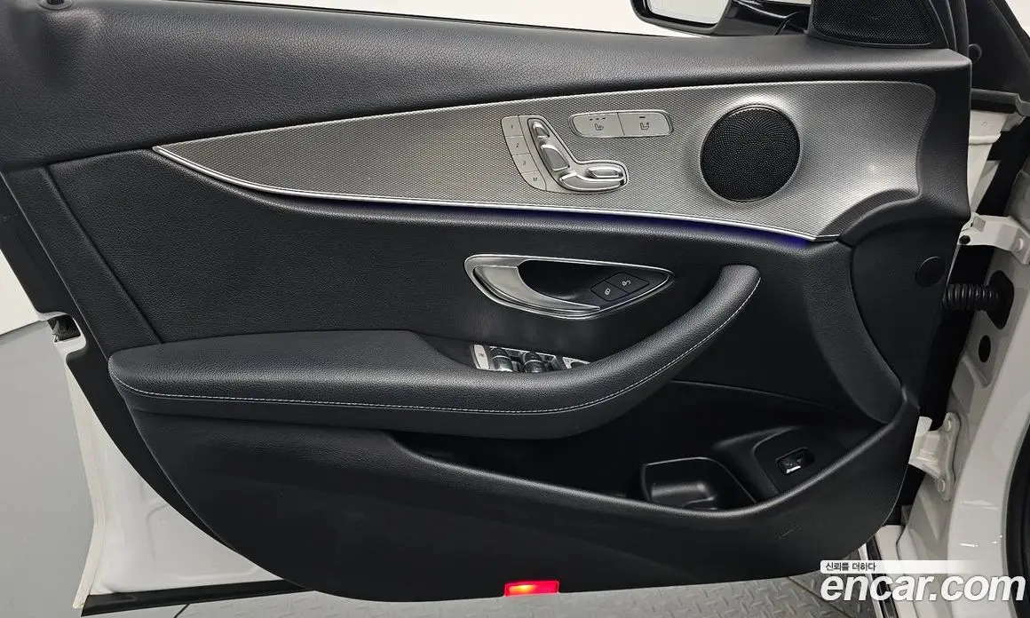 Mercedes-Benz E-Class 2018 2.0 автомат (гидро), фото 13 Mercedes-Benz E-Class 2018 2.0 автомат (гидро), фото 13