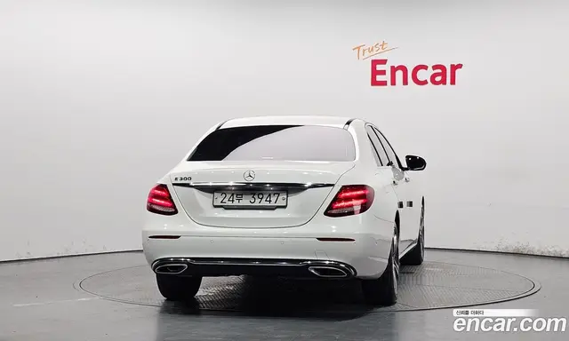Mercedes-Benz E-Class 2018 2.0 автомат (гидро), миниатюра 3 Mercedes-Benz E-Class 2018 2.0 автомат (гидро), миниатюра 3