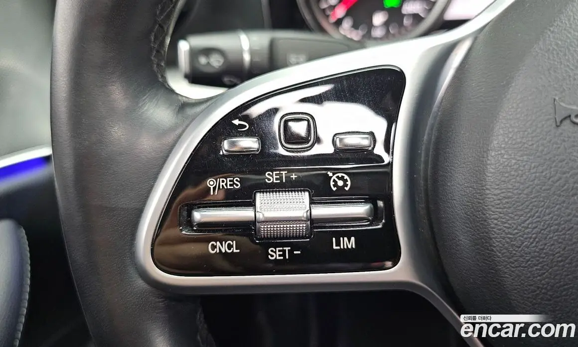 Mercedes-Benz E-Class 2018 2.0 автомат (гидро), фото 26 Mercedes-Benz E-Class 2018 2.0 автомат (гидро), фото 26