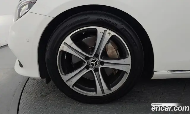 Mercedes-Benz E-Class 2018 2.0 автомат (гидро), миниатюра 4 Mercedes-Benz E-Class 2018 2.0 автомат (гидро), миниатюра 4