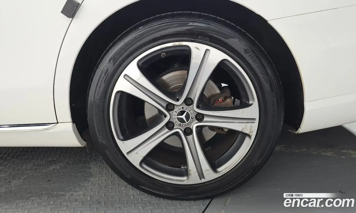Mercedes-Benz E-Class 2018 2.0 автомат (гидро), фото 6 Mercedes-Benz E-Class 2018 2.0 автомат (гидро), фото 6