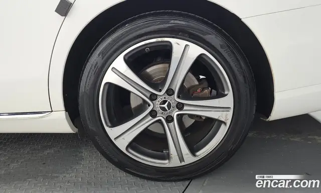 Mercedes-Benz E-Class 2018 2.0 автомат (гидро), миниатюра 6 Mercedes-Benz E-Class 2018 2.0 автомат (гидро), миниатюра 6