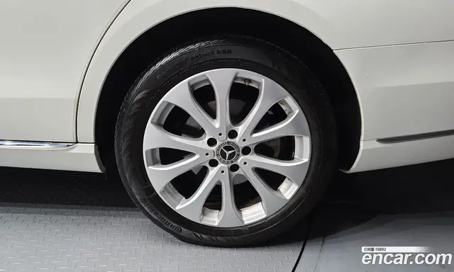 Mercedes-Benz E-Class 2019 1.9 автомат (гидро), миниатюра 7