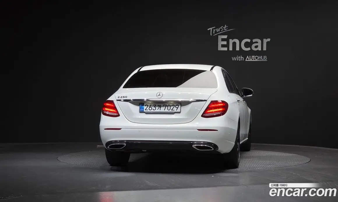 Mercedes-Benz E-Class 2020 2.0 автомат (гидро), фото 4