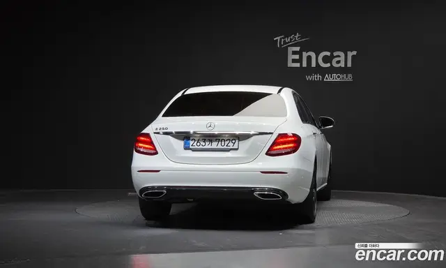 Mercedes-Benz E-Class 2020 2.0 автомат (гидро), миниатюра 4