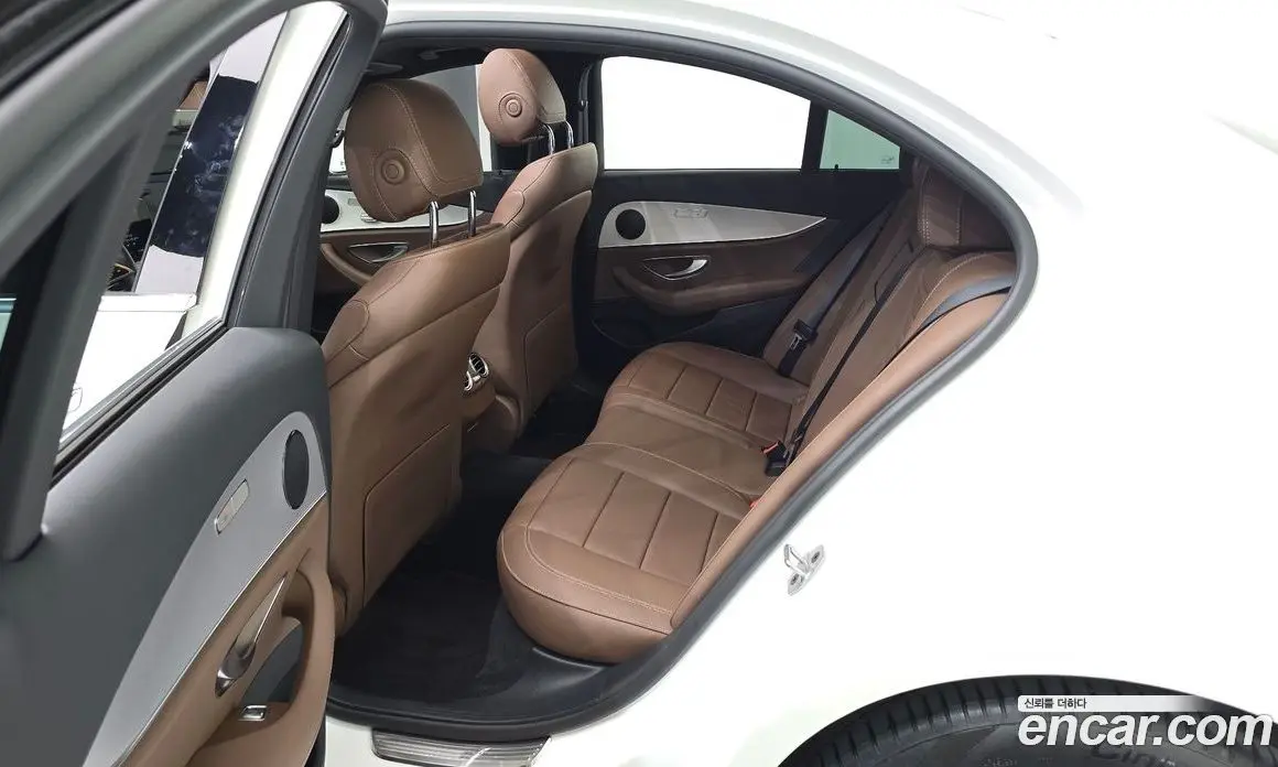 Mercedes-Benz E-Class 2021 2.0 автомат (гидро), фото 17 Mercedes-Benz E-Class 2021 2.0 автомат (гидро), фото 17