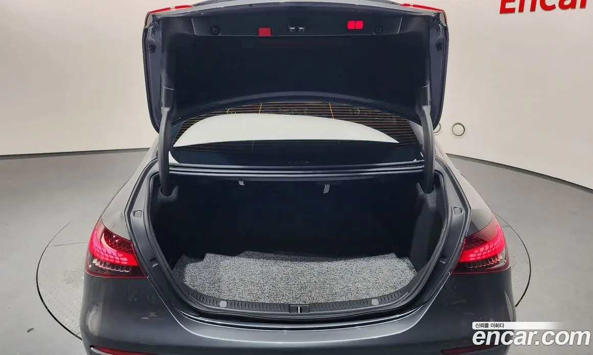 Mercedes-Benz E-Class 2022 1.9 автомат (гидро), фото 25 Mercedes-Benz E-Class 2022 1.9 автомат (гидро), фото 25