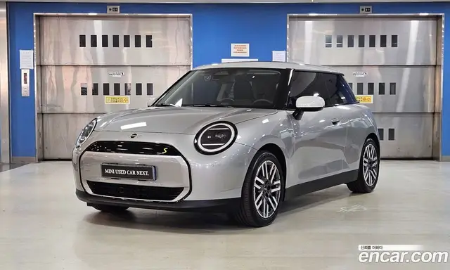 Mini Cooper 2024 0.1 автомат (гидро), миниатюра 1 Mini Cooper 2024 0.1 автомат (гидро), миниатюра 1