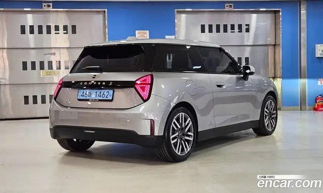 Mini Cooper 2024 0.1 автомат (гидро), миниатюра 2 Mini Cooper 2024 0.1 автомат (гидро), миниатюра 2