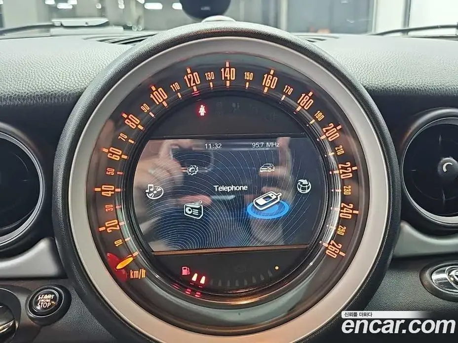 Mini Cooper Convertible 2014 1.6 автомат (гидро), фото 13 Mini Cooper Convertible 2014 1.6 автомат (гидро), фото 13