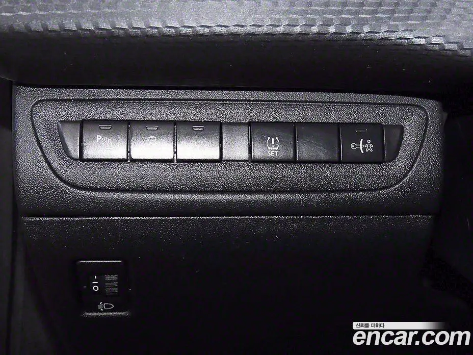 Peugeot 2008 2015 1.6 автомат (робот), фото 14