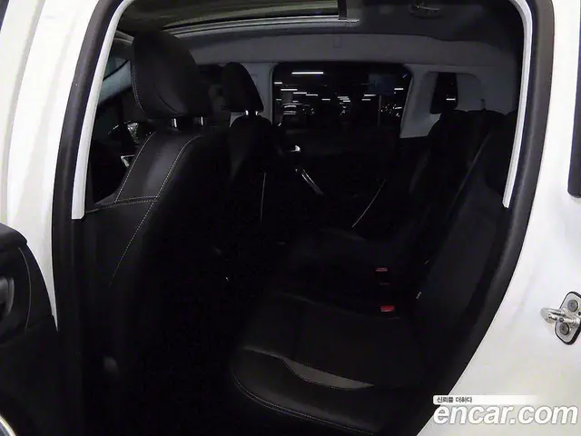 Peugeot 2008 2015 1.6 автомат (робот), миниатюра 7