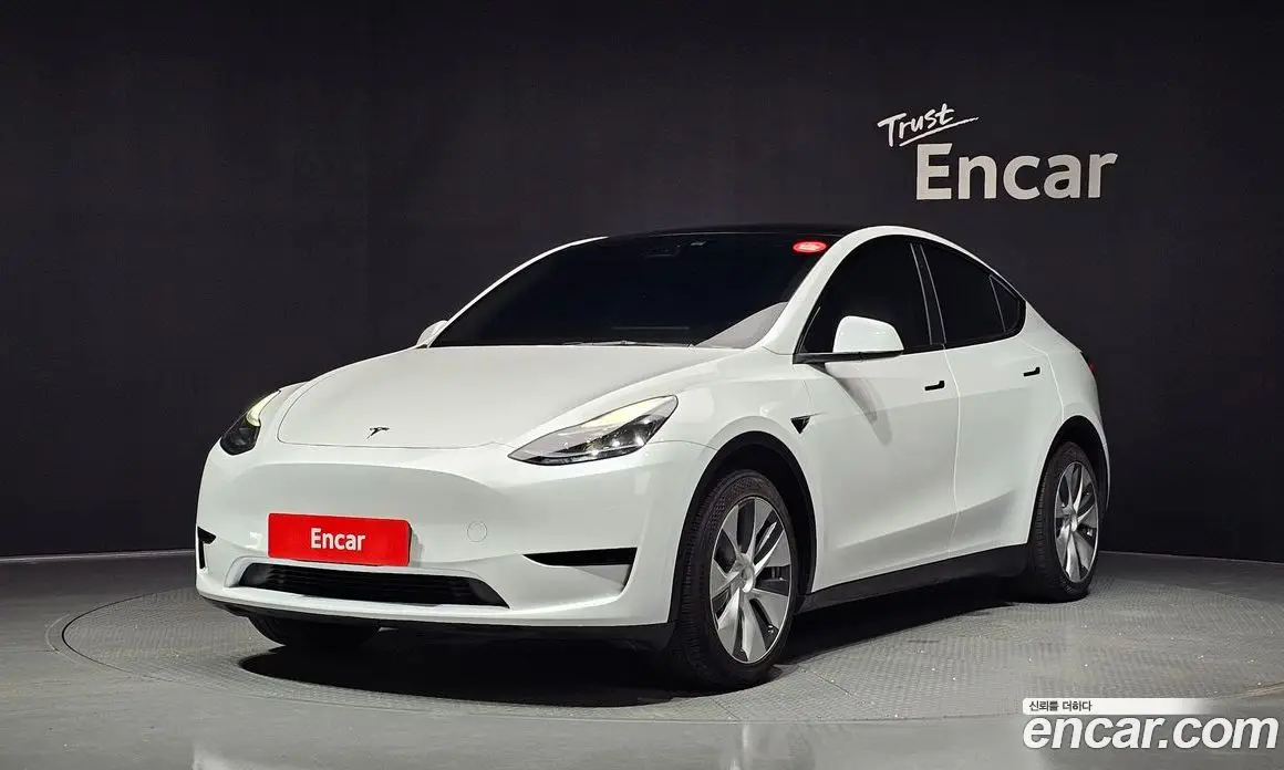 Tesla Model Y 2023 0.2 автомат (гидро), фото 1 Tesla Model Y 2023 0.2 автомат (гидро), фото 1