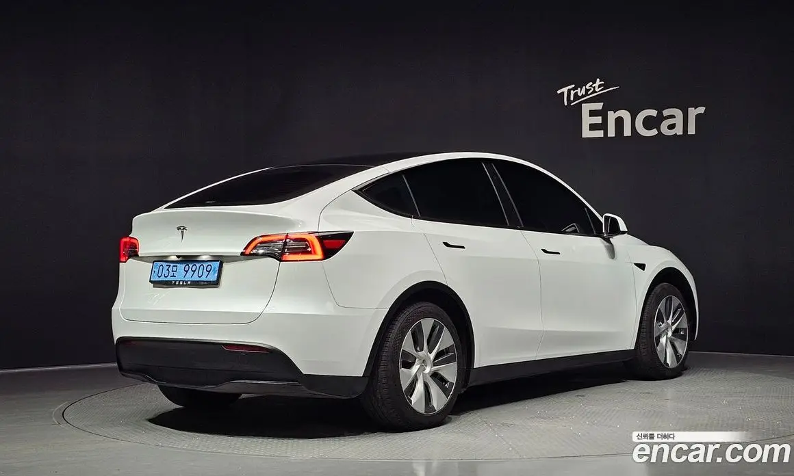 Tesla Model Y 2023 0.2 автомат (гидро), фото 2 Tesla Model Y 2023 0.2 автомат (гидро), фото 2
