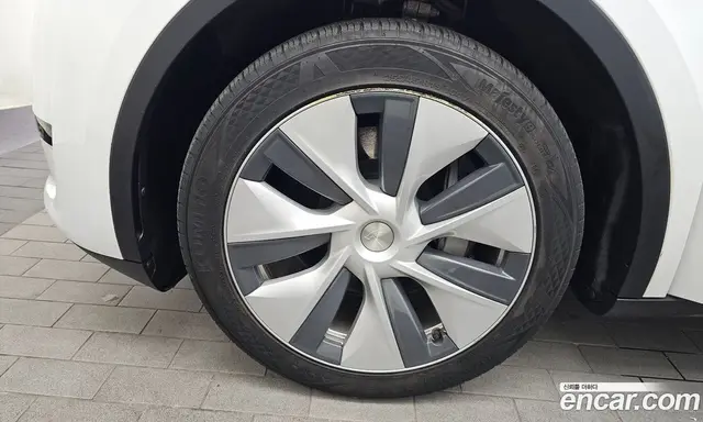 Tesla Model Y 2023 0.2 автомат (гидро), миниатюра 5 Tesla Model Y 2023 0.2 автомат (гидро), миниатюра 5