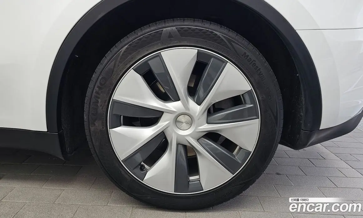 Tesla Model Y 2023 0.2 автомат (гидро), фото 7 Tesla Model Y 2023 0.2 автомат (гидро), фото 7